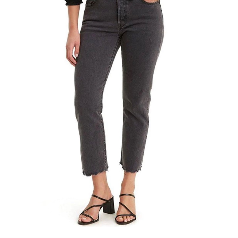 Levi’s 501 Straight Leg Raw Hem Cropped Jeans, 29